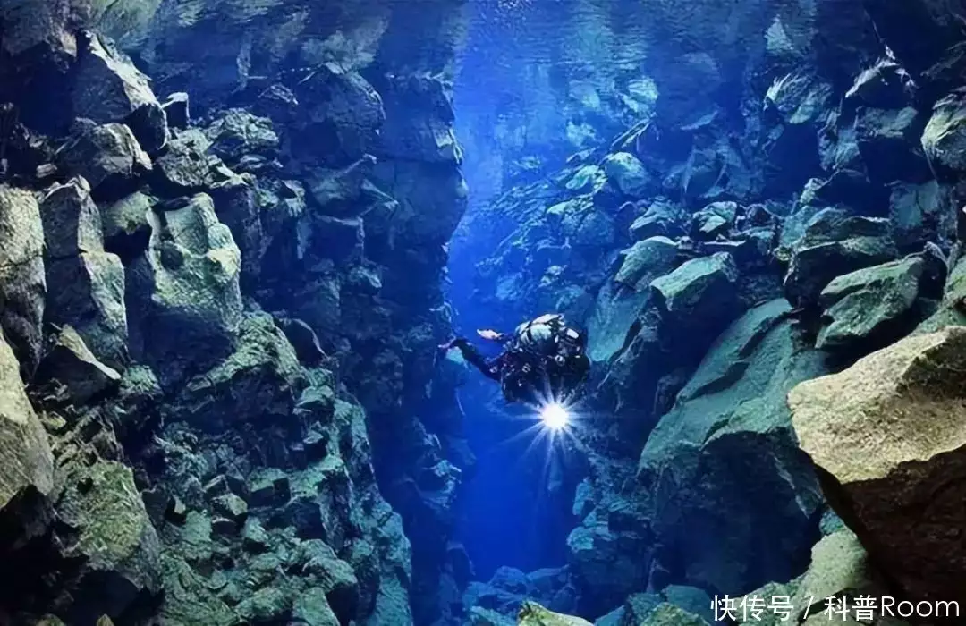 直径120千米，日本海沟现巨大岩石，日本最终沉没的惊天预言？古代人给孩子起名最忌讳的一个字，历史上仅3位名人敢用，他们的下场如何？