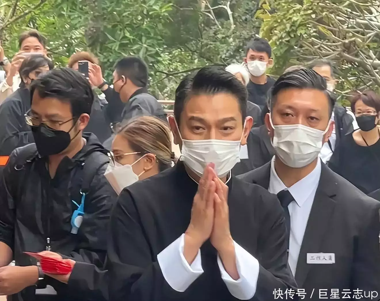 刘德华父亲葬礼今日举行（刘德华父亲死了没） 第2张