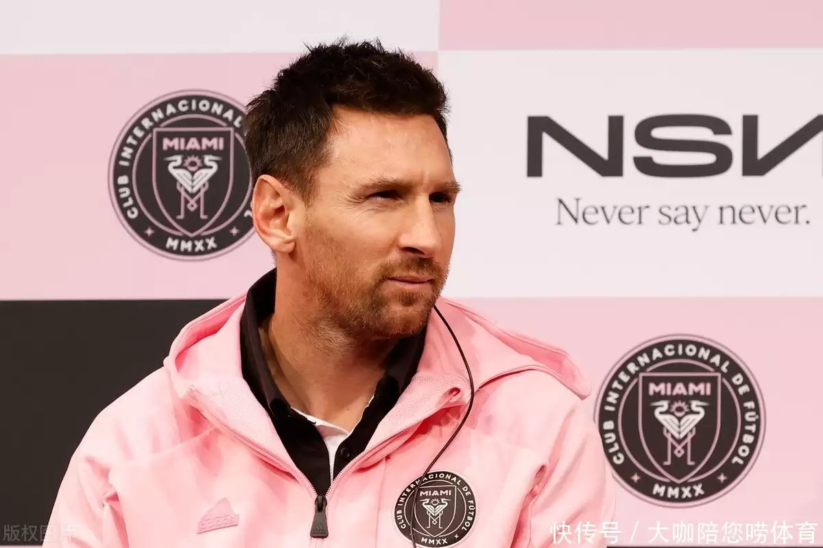 脸都不要了!官宣取消中国狐游,卡罗尔在社媒发布电视广告,秒赚1个亿曾被千万人告白“我等你长大成人”,如今她27岁长出这样,网友:辞别了(图2) 脸都不要了!官宣取消中国狐游,卡罗尔在社媒发布电视广告,秒赚1个亿曾被千万人告白“我等你长大成人”,如今她27岁长出这样,网友:辞别了(图2)