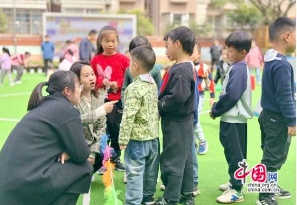 温暖相遇融情于心，家园共育智美同行