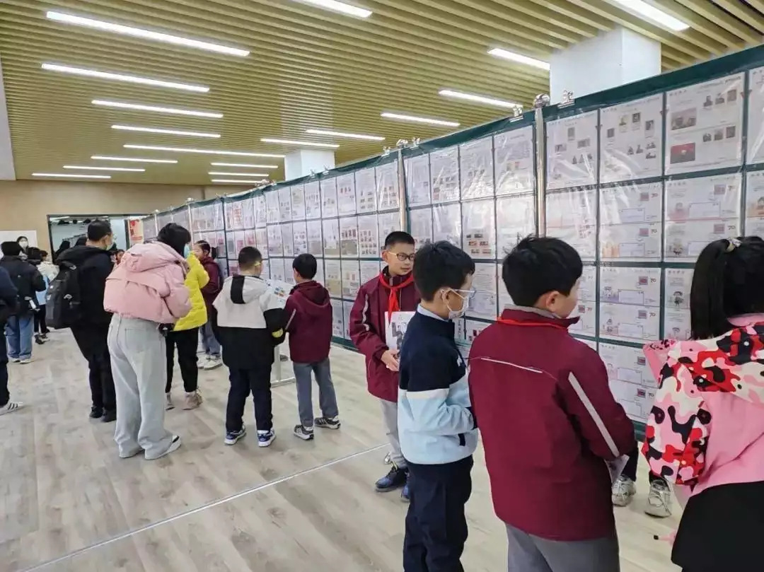 Kaiyuan Elementary School's ＂New Year's first lesson＂ is like this ... broadcast articles