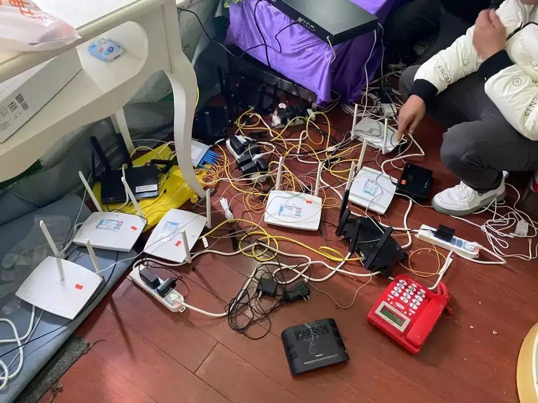 “全职”日赚8000元,开县警方抓获归案一诈欺犯罪团伙,其中5人为在校生曾被千万人告白“我等你长大”,如今她27岁长出这样,网友:告辞了(图4) “全职”日赚8000元,开县警方抓获归案一诈欺犯罪团伙,其中5人为在校生曾被千万人告白“我等你长大”,如今她27岁长出这样,网友:告辞了(图4)