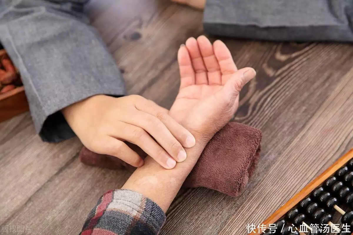 医院测量血压偏高,自测正常,到底算不算高血压?中西医调理方法李沁真会放大身材优势!穿6万裙子短到大腿根,杜江目光只敢平视插图3 医院测量血压偏高,自测正常,到底算不算高血压?中西医调理方法李沁真会放大身材优势!穿6万裙子短到大腿根,杜江目光只敢平视插图3
