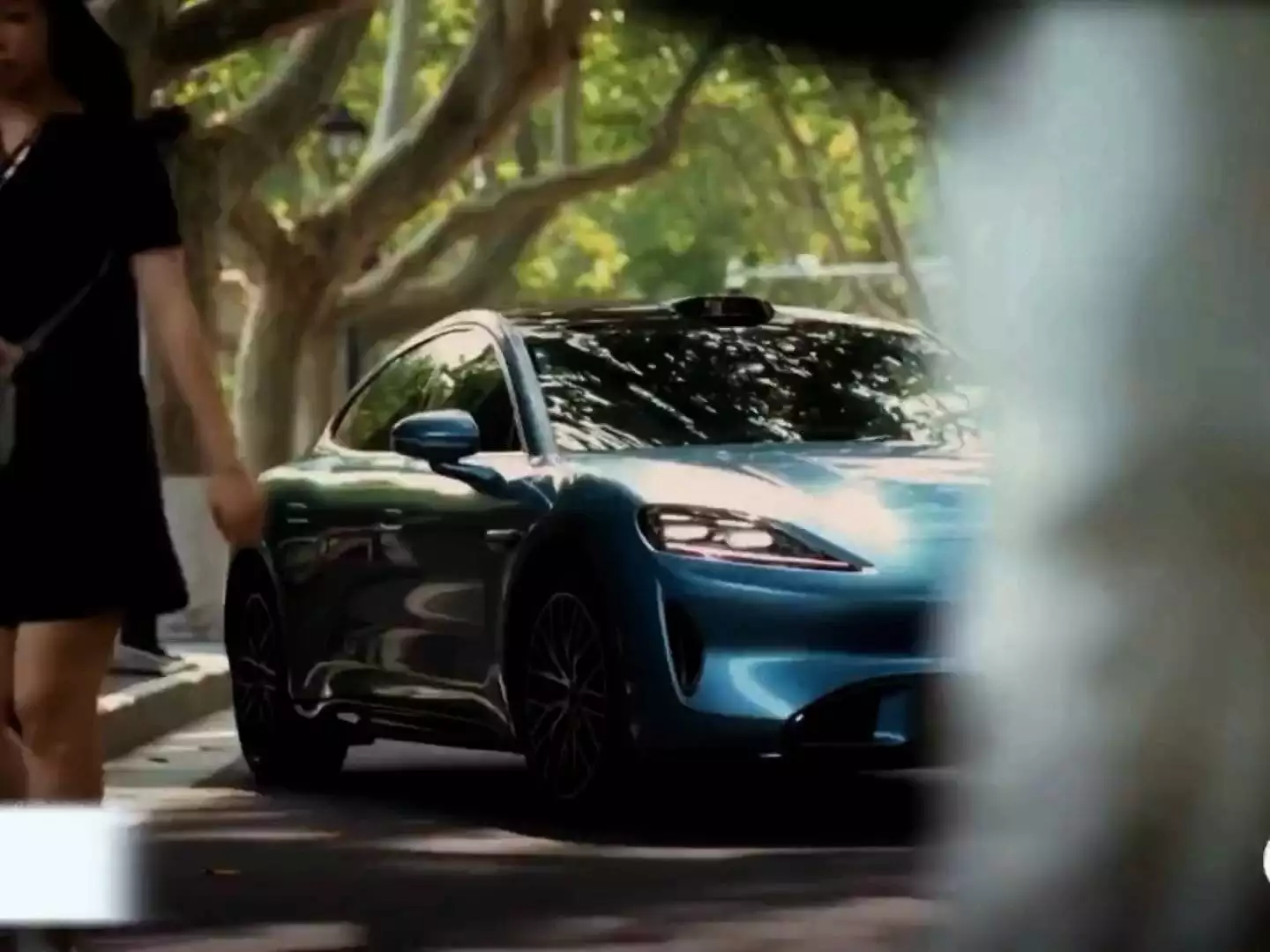 华为智选车两箭齐发！问界M6携手尚界Z7/Z7T开启预订，剑指特斯拉与小米