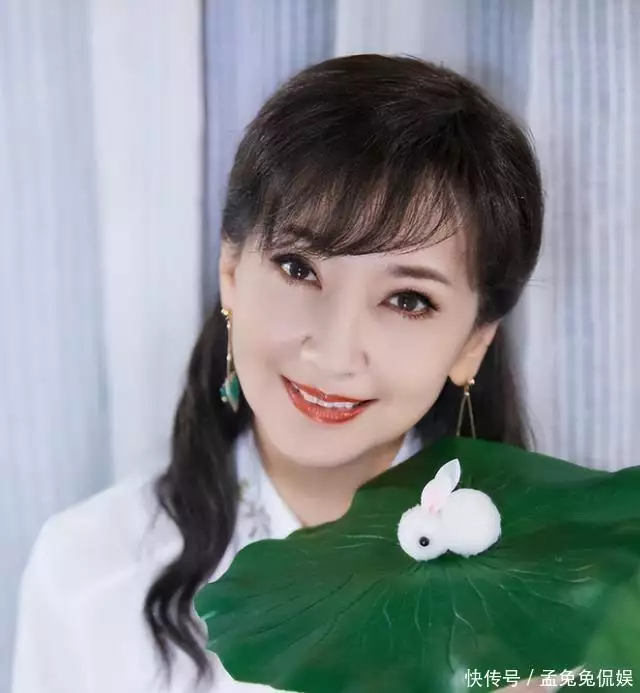 时光不老,旋律永驻,赵雅芝再唱潇洒走一回唤醒一代人的集体记忆 时光不老,旋律永驻,赵雅芝再唱潇洒走一回唤醒一代人的集体记忆