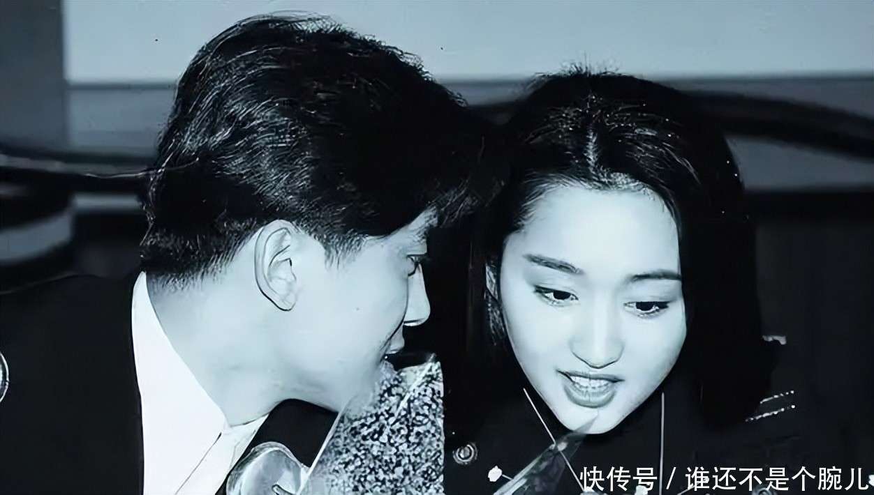 曾毁了杨钰莹的赖文峰，如今携妻子直播蹭热度，这钱挣得不烫手吗