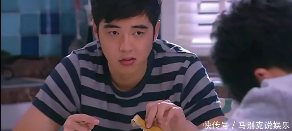 上戏校庆爆大瓜!陈赫王传君金世佳同框,十年不和终破局?