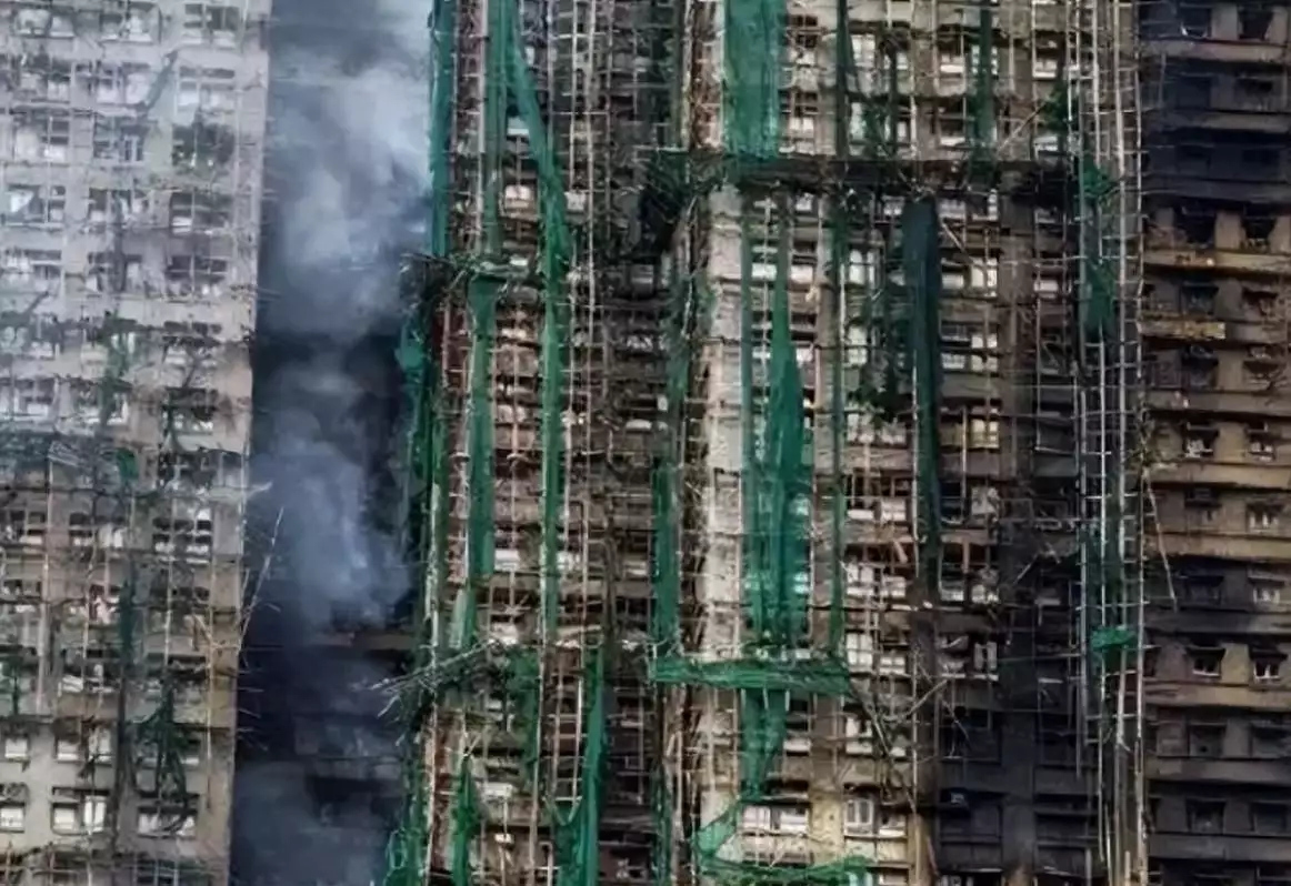 8此次火灾被定为五级警报,灾情之重引发社会各界高度关注,9香港特区政