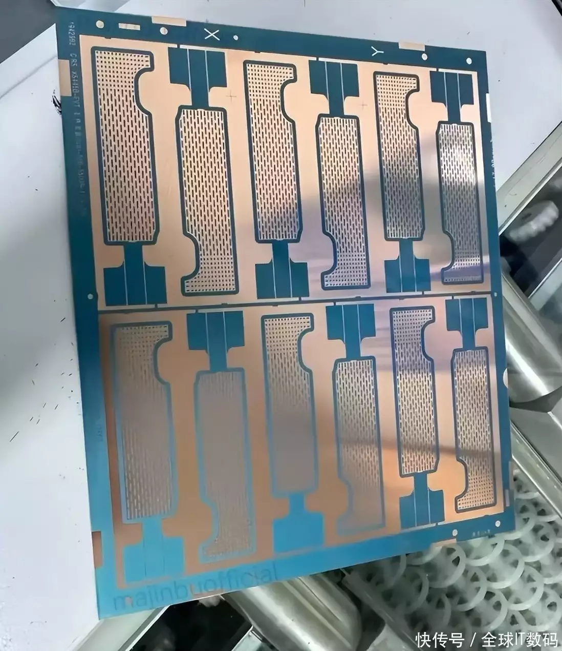 苹果17_iPhone 17 Qi2.2 无线充电 45W 有线快充