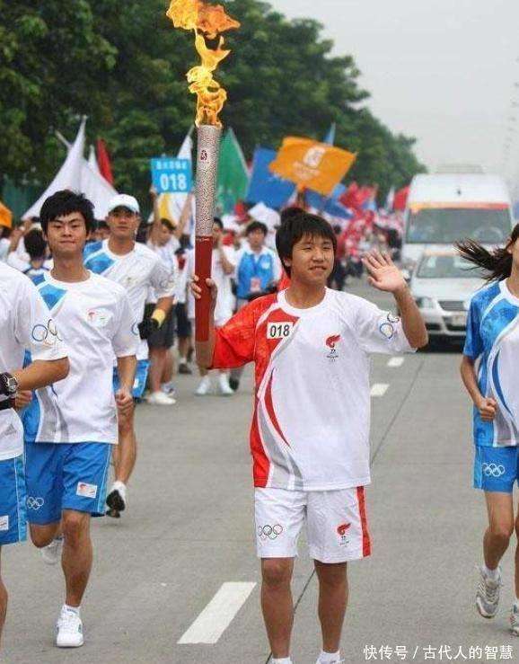 当初，那位在汶川地震中救下7人的小英雄，现在已沦为了阶下囚