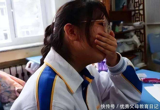 “不要挑战考试底线”，女生苦练宋徽宗瘦金体，老师直接给了0分