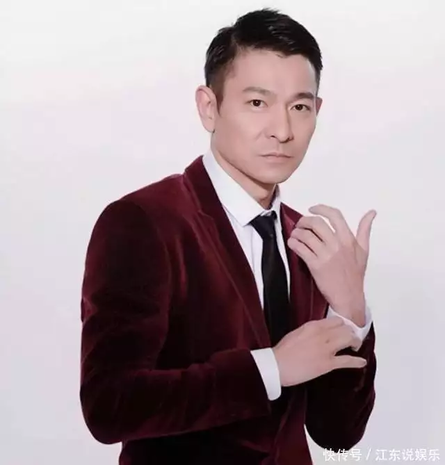 她陪伴刘德华26年，却眼睁睁看华仔另娶她人，至今43岁仍单身！