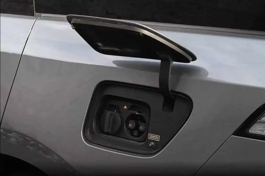 蔚来ES9 50万预算 大型纯电SUV_蔚来ES9 六座布局 家用商务兼顾_蔚来