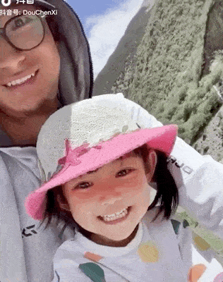  爸爸|94年单亲爸爸带女儿骑行拉萨惹争议，71天走了4139公里：“宝贝，我想送你星辰和大海！”