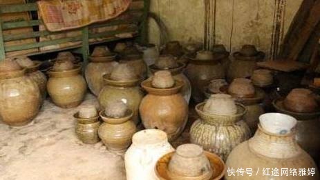 老乡|他称帝后送老乡18缸咸菜,老乡扔掉17缸,结果后悔了