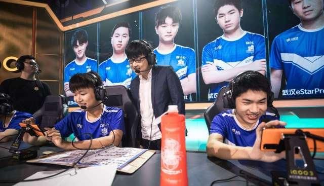  连续|世冠连续3天巅峰对决，E星猫神不淡定了，深夜发了“12个字”抒发情感！