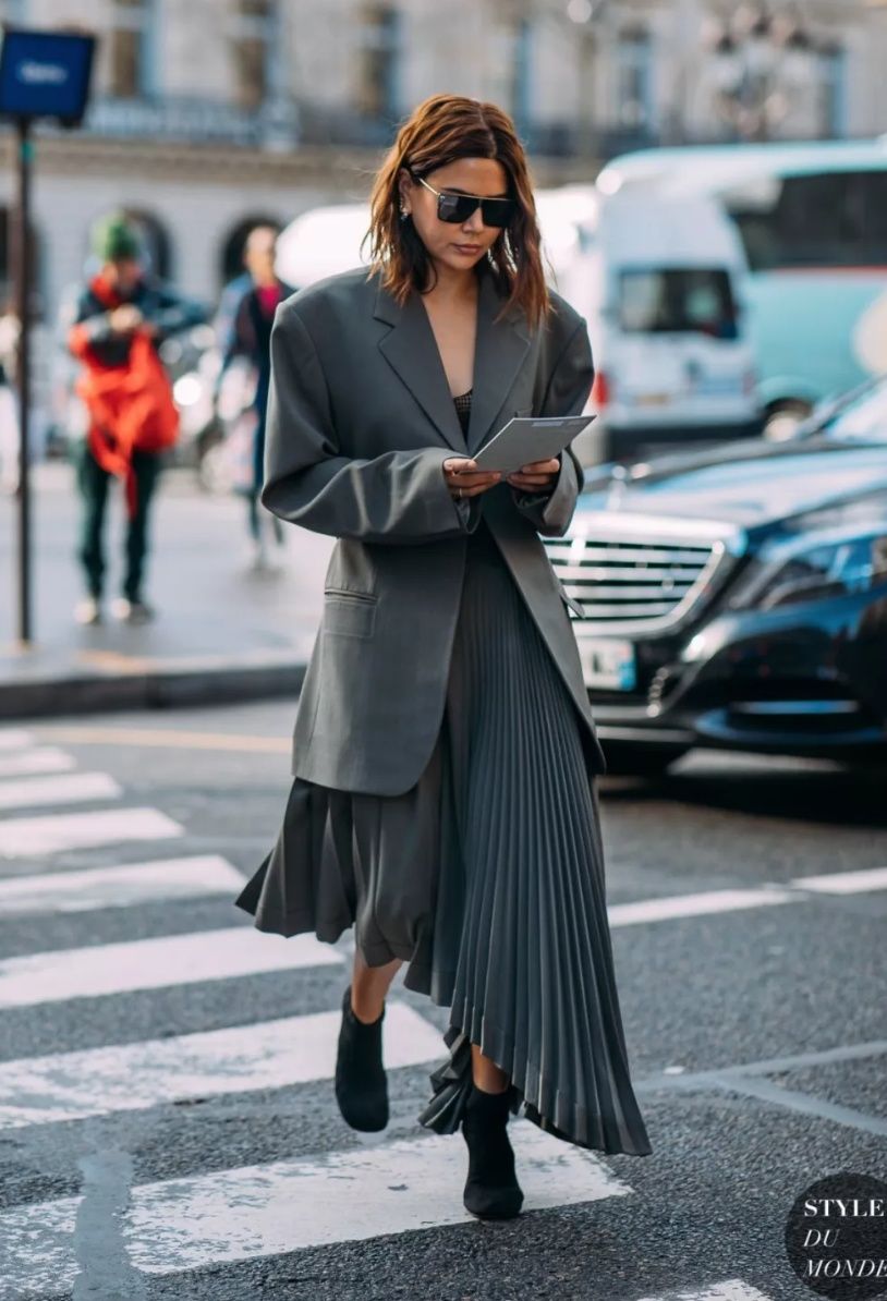 好看|今秋西装外套火了,这么穿好看又高级,时髦炸了