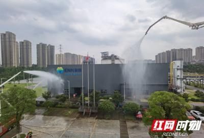 人员|长沙县消防:开展化学危险品火灾灭火救援联合演练