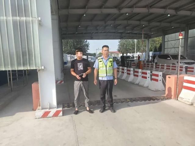 货车|被公安部交管局通报的冀JK5396大货车已被沧州交警查处封存