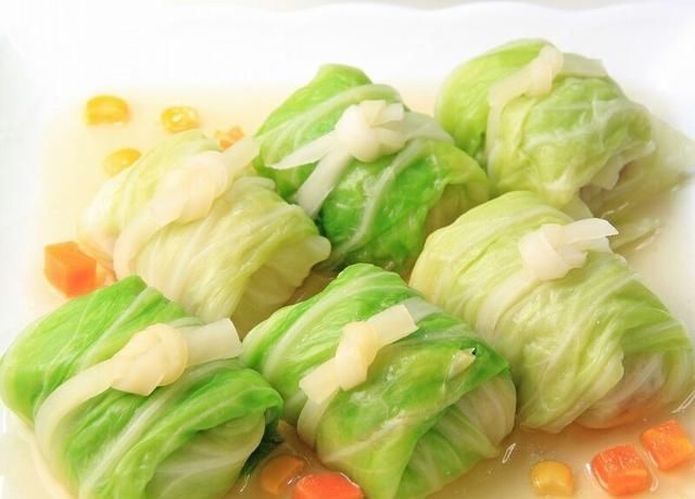 看似|翡翠菜包,看似普通的美食,高颜值宴席菜,学会它逢年过节添道菜