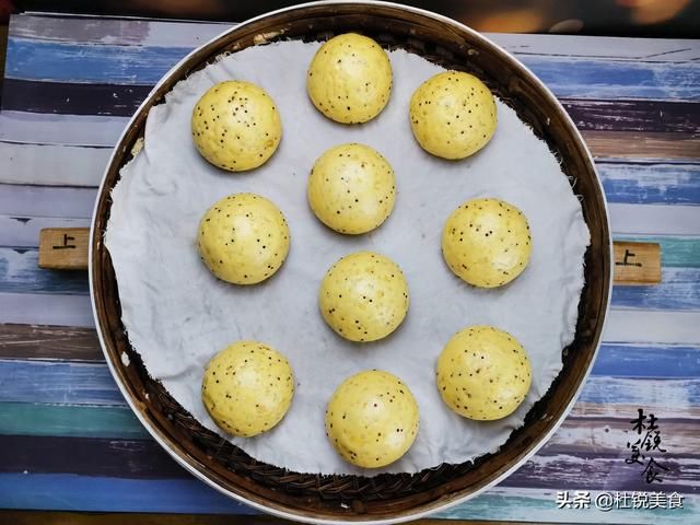  滴水|这杂粮营养可比牛肉，不加1滴水，蒸成风味南瓜馒头，有嚼劲