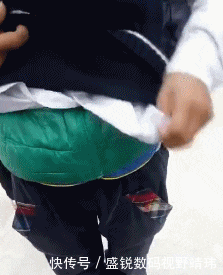 到底|搞笑GIF:美女别再拍了,饭到底还做不做了