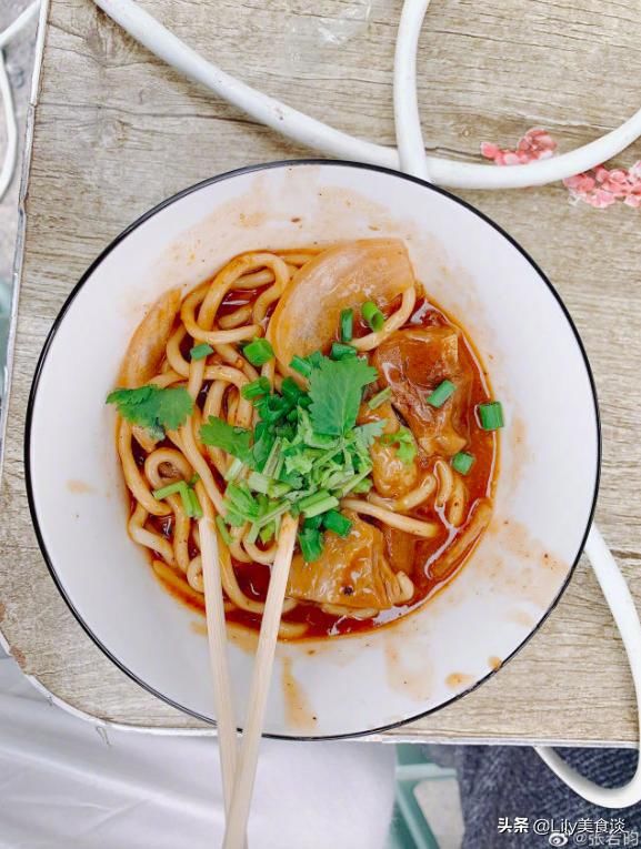  接地气|张若昀晒美食，配文人设崩塌，引500多万网友围观，网友：真香