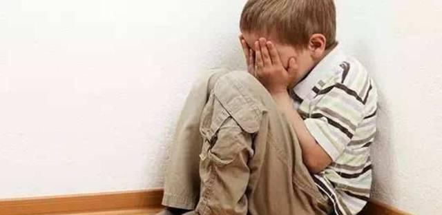  姐姐|目睹了爸爸殴打妈妈，家暴下的孩子，成长真的好辛苦