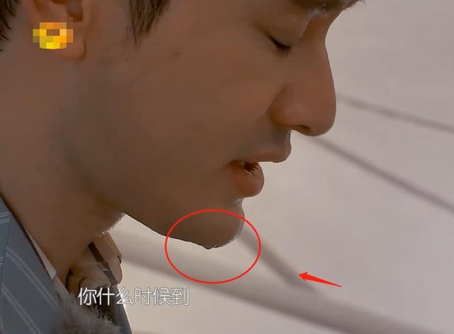  暴汗|《中餐厅》黄晓明搬18个箱子，暴汗脱妆引热议，妆前妆后判若两人