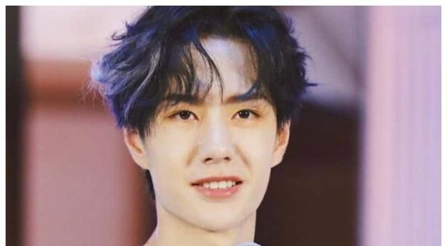  尊重|而且还非常不尊重舞者，王一博表示很辛苦，在开播的时候就很认真的观看了其中的表演