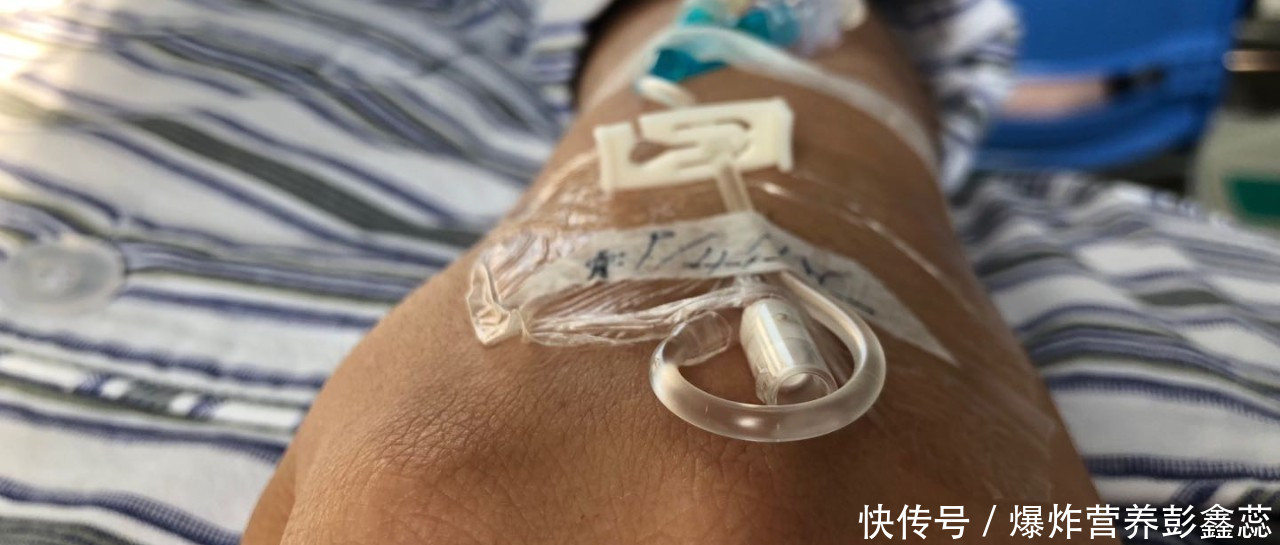 乙肝患者一个月喝一次酒有影响吗(乙肝患者一滴酒都不能沾吗？长期喝一点酒，对身体有益还是有害？)