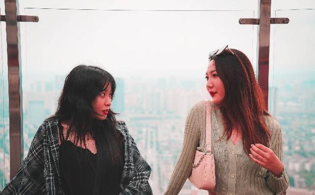  寻味|寻味成都 | 一座来了就不想走的城，一台开了就不想下的车