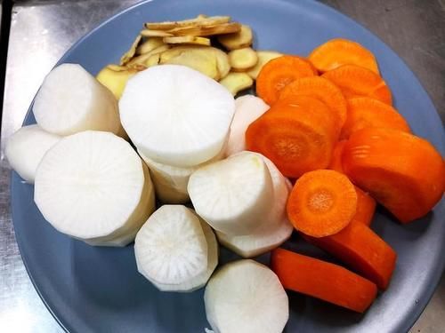  切了才炖|炖牛腱子肉用对料才入味，肉质紧嫩不干不柴，老人30多年的经验