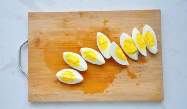  食欲|秘制汁开胃爽口丝瓜条新吃法，食欲大开易消化，美食中的战斗机