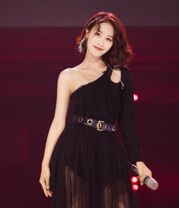  蓝盈莹|为了综艺热度狠心抛弃老东家！冒充老艺术家孙女的她刚红就忘本！