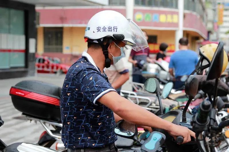  临时|珠海男子路边临时停车6秒，被后车飞撞摊上一条人命！赔了45万……