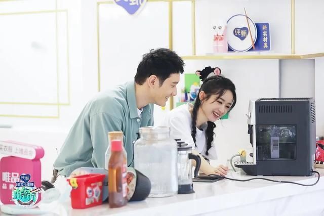  综艺节目|《中餐厅》：''赵小刀''累到崩溃流泪，颖宝的表现不如往季嘉宾？