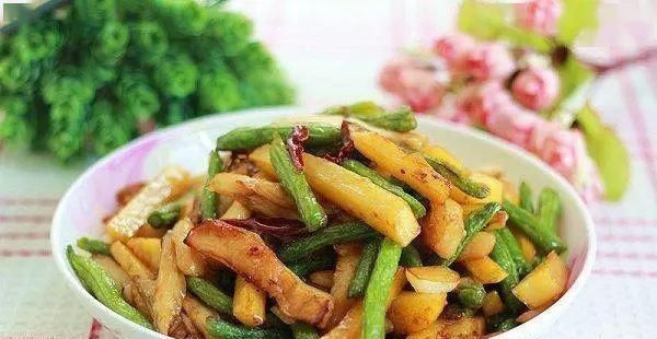 土豆|土豆烧茄子豆角、宫保鸡丁、辣子鸡的简单做法