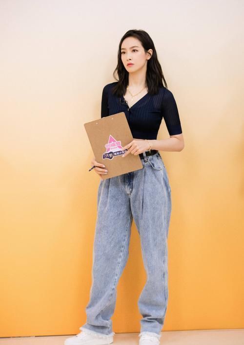  热舞|宋茜穿紧身包臀裙热舞，魅力四射曲线曼妙，“姐姐kill”太强了！