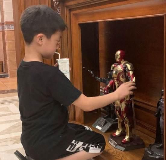 奶奶|孙子打破亲戚手办，被索赔两万元，奶奶：一堆塑料这么贵