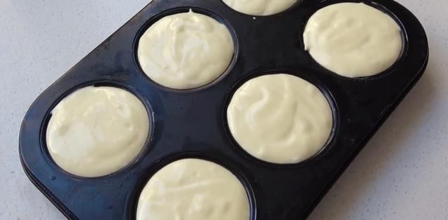  家庭版|家庭版蛋黄派，香甜绵软，奶香味浓郁，自己做无添加，孩子特爱吃