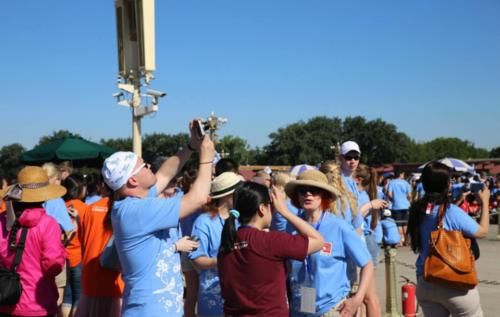 起诉|78岁大爷旅游途中猝死，家属索赔天价赔偿，遭拒后起诉到法院
