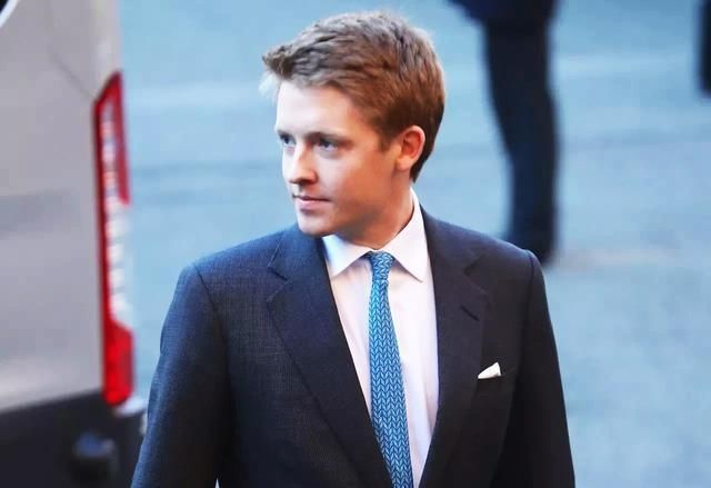  名副其实|这个名副其实的黄金单身汉是90后里面最有钱的人，身价124亿美金