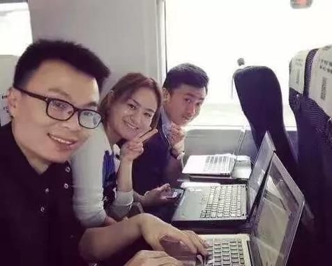  吐槽|脱口秀演员思文程璐，两人官宣离婚，思文：前夫成了兄弟