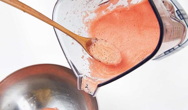  西瓜冰沙|夏天最完美组合，牛奶饼干配沙拉，好吃不腻，冰凉清爽，刷剧必备