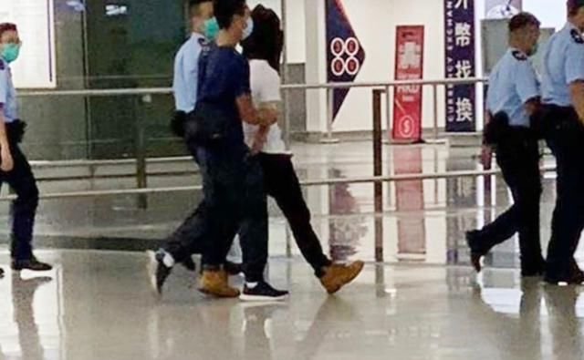 协助|协助刺伤港警暴徒潜逃，两名公务员牵涉其中，一人是民航处主任