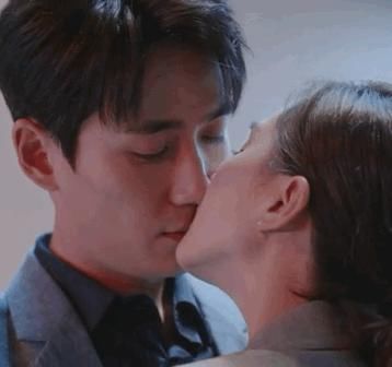 朱一龙|蔡徐坤不敢轻易演戏？关晓彤为爱拒戏？朱一龙和刘诗诗忘情吻戏？