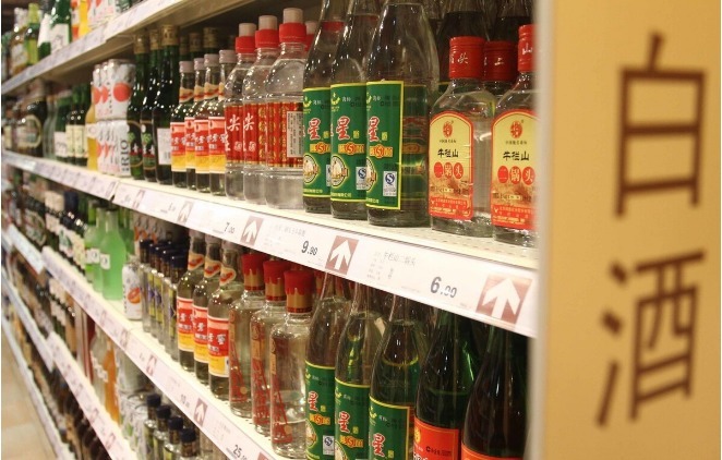 白酒还|长期喝白酒,到底是养生还是有害健康老中医告诉你真相