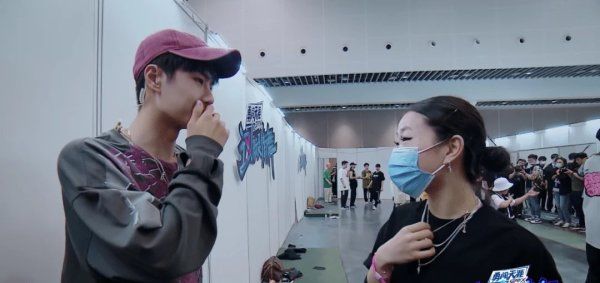  位队长|《这! 就是街舞》王一博撒谎小动作可爱, 招揽大婷这句话很直男