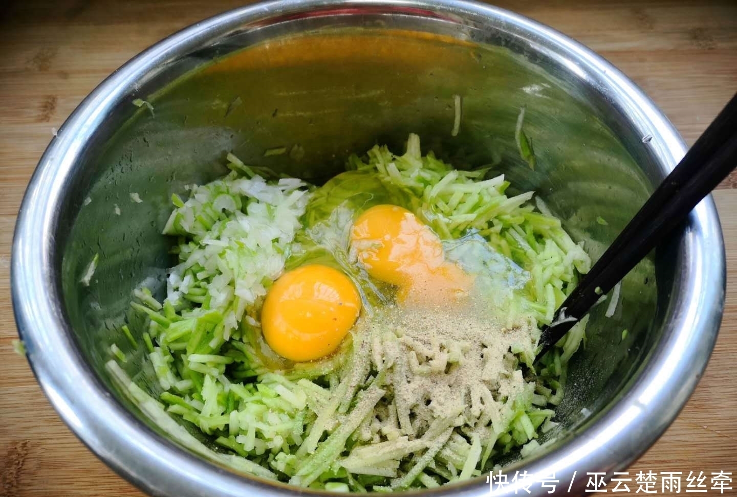 营养|春天多给孩子做这小饼吃,简单好吃,营养易吸收,孩子个头长得快